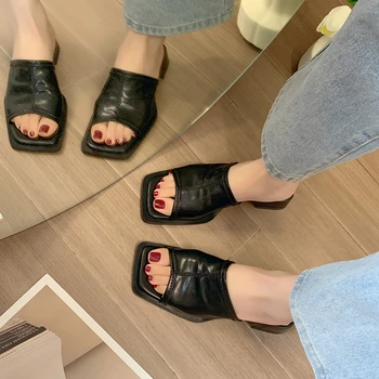 2023 нови обувки, Голи Лятна корейската версия Босоножек на дебелите обувки, дамски модни ежедневни сандали, Тенденция