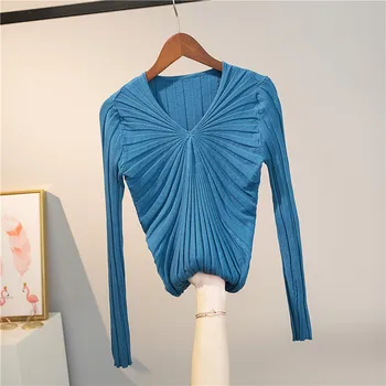 Корейски дизайн, тънък вязаный топ, женски нов тънък пуловер с V-образно деколте и дълги ръкави в сгъвката, тренд на пролетта и есента 2023