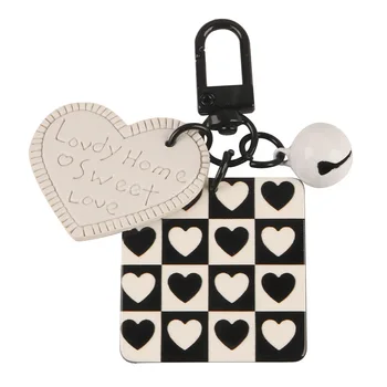 Креативен кожен ключодържател във формата на сърце с анимационни модел в карирани и шарени, акрилна квадратна табела, окачване, украса на чанти