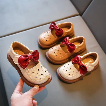 Малка кожена обувки за момичета с бантом2023, японската пролет новост, обувки принцеса с мека подметка в ретро стил, малка ароматна обувки