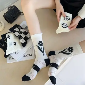 Пролетно-летни чорапи в черно-бялата клетка райе в стил ретро JK Harajuku, японски чорапи дишащи с цветя модел за момичета